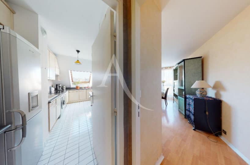 agence immobilière charenton-le-pont: à vendre 3 pièces 76 m², cuisine indépendante, vue dégagée, à 5 minutes du métro