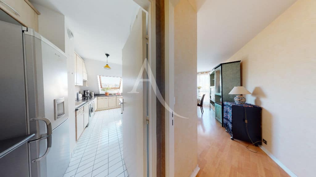 agence immobilière charenton-le-pont: à vendre 3 pièces 76 m², cuisine indépendante, vue dégagée, à 5 minutes du métro