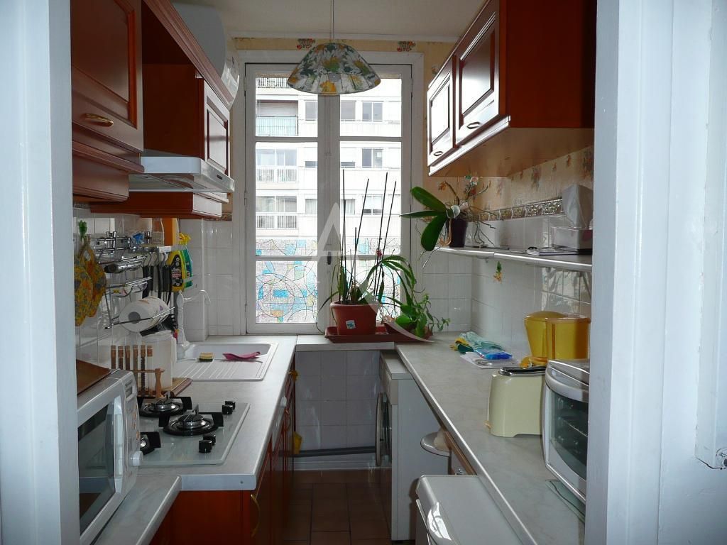 vente appartement charenton le pont: studio 26 m², cuisine séparée, aménagée et toute équipée, cente ville