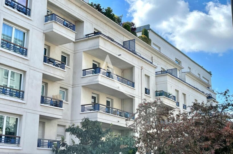 agence immo charenton le pont: 3 pièces 62 m² traversant avec terrasse, cave et box en sous-sol, proche métro ligne 8