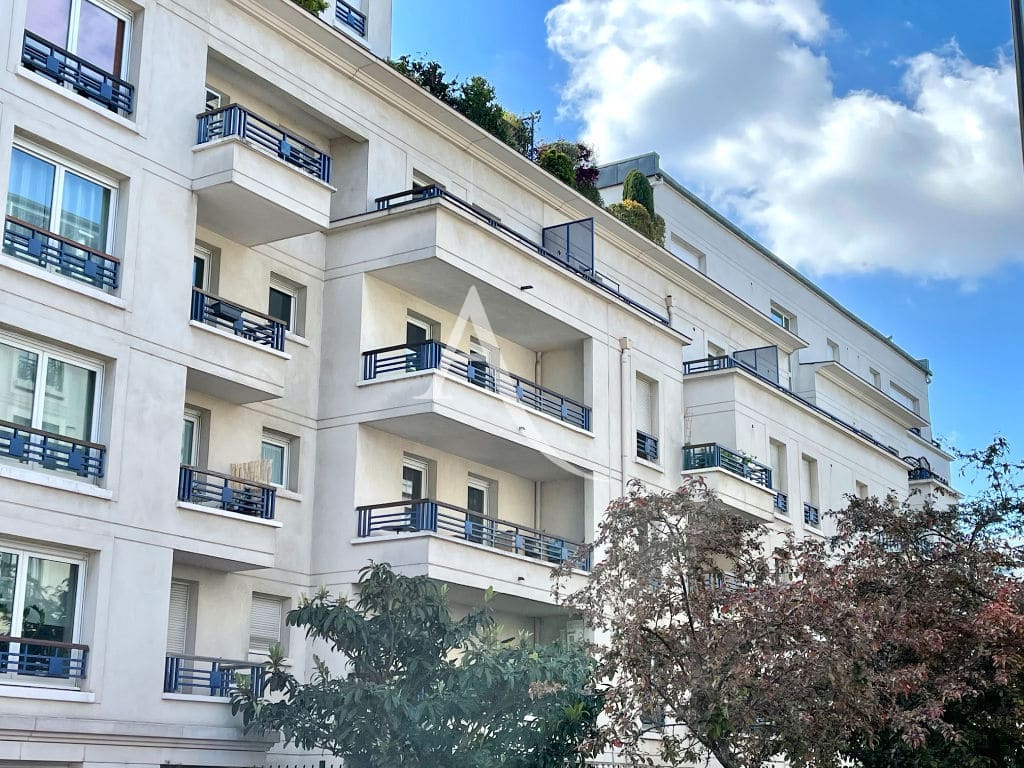 agence immo charenton le pont: 3 pièces 62 m² traversant avec terrasse, cave et box en sous-sol, proche métro ligne 8