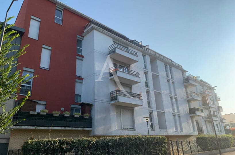 appartement à vendre val marne: 2 pièces 38 m², cuisine semi-ouverte sur séjour