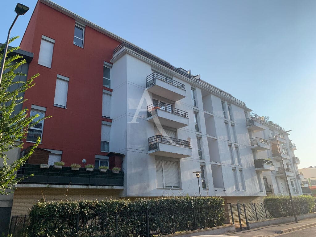 appartement à vendre val marne: 2 pièces 38 m², cuisine semi-ouverte sur séjour