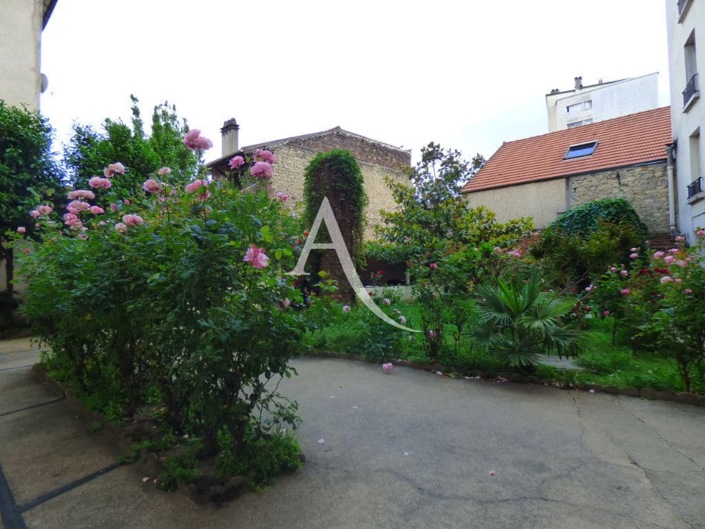 location studio maisons-alfort: 27 m² sans vis-à-vis donnant sur un jardin, bien agencé et entièrement rénové, rue jean jaurès