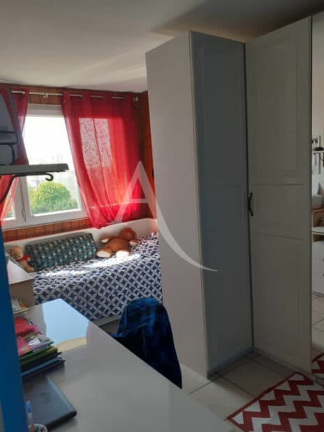 appartement maison alfort: 3 pièces 54 m², chambre enfant lumineuse, lit simple