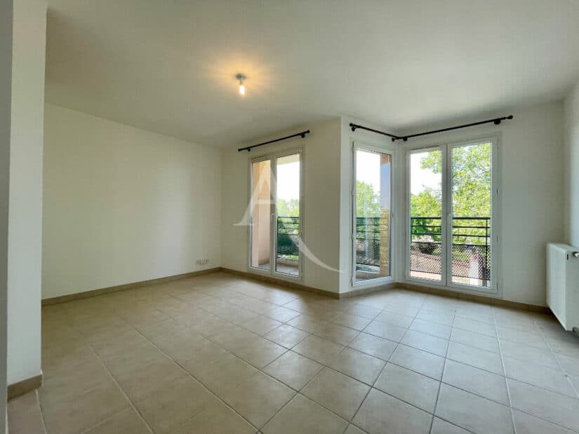 achat appartement alfortville: 3 pièces 58 m², séjour lumineux donnant sur un balcon, 10 minutes du rer d vert de maison