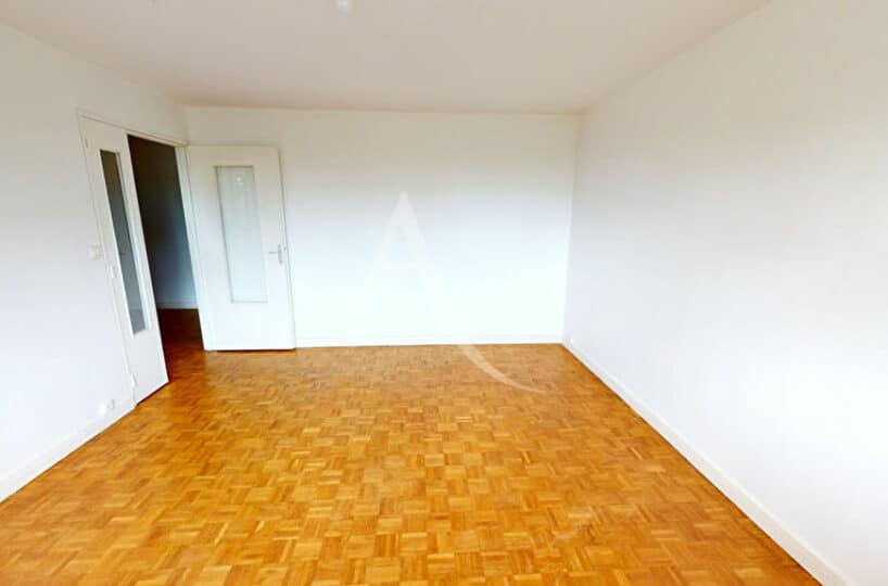 agence immobilière val de marne: 3 pièces 74 m², proche métro université au 2° avec ascenseur