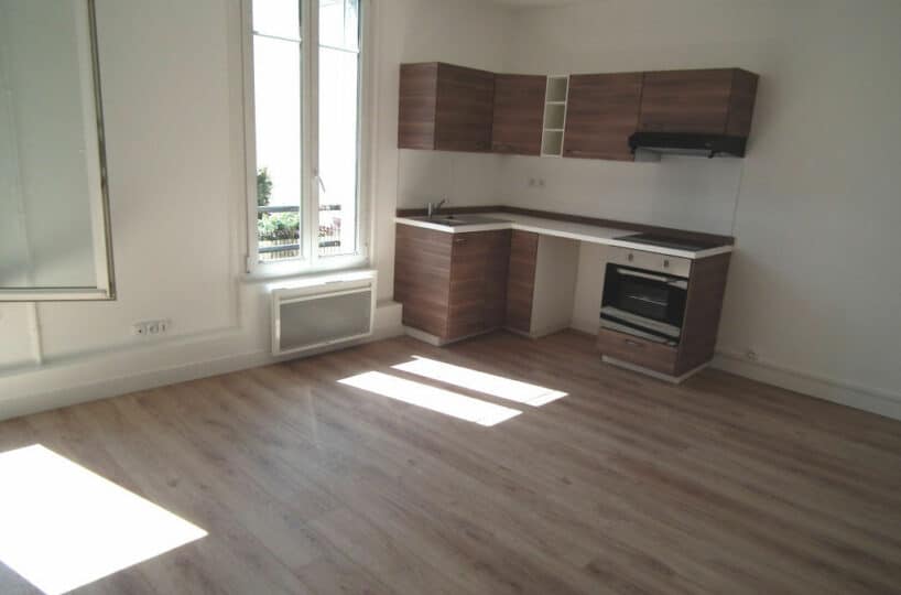 studio a louer alfortville: 21 m², renové, parqueté très clair et bien agencé