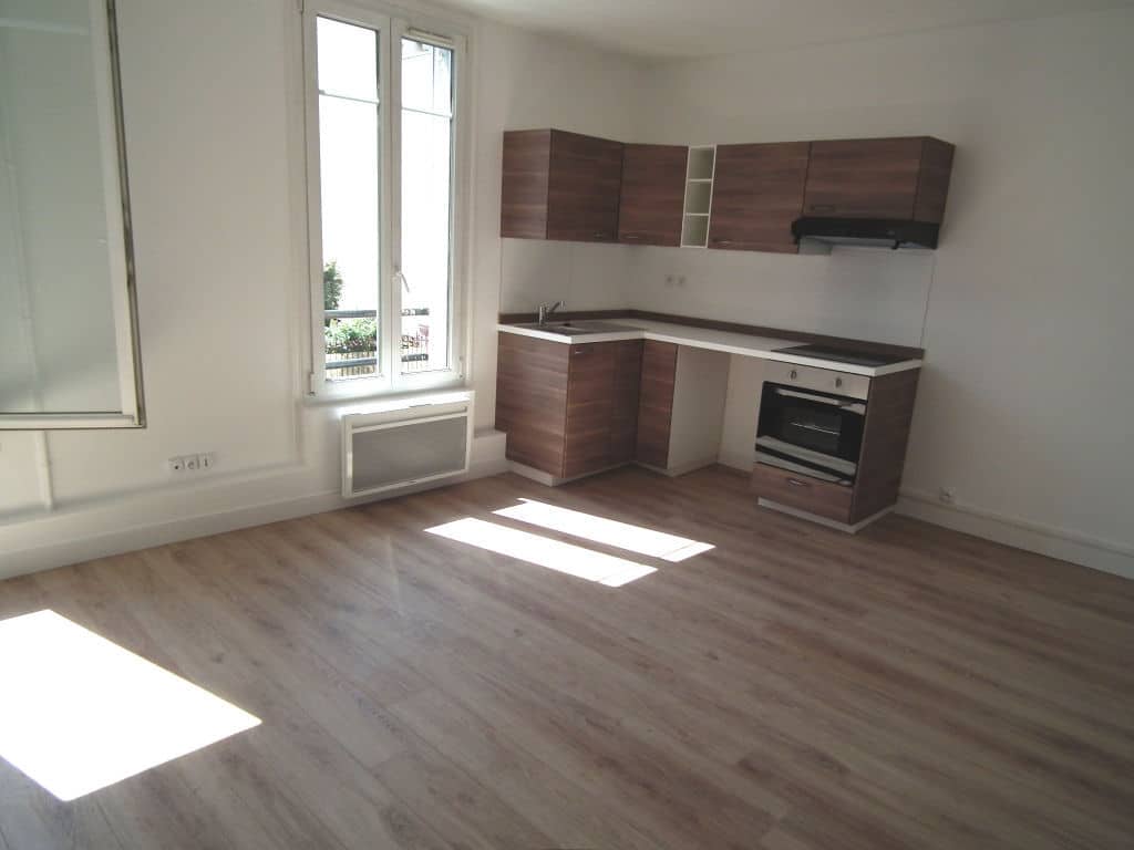 studio a louer alfortville: 21 m², renové, parqueté très clair et bien agencé