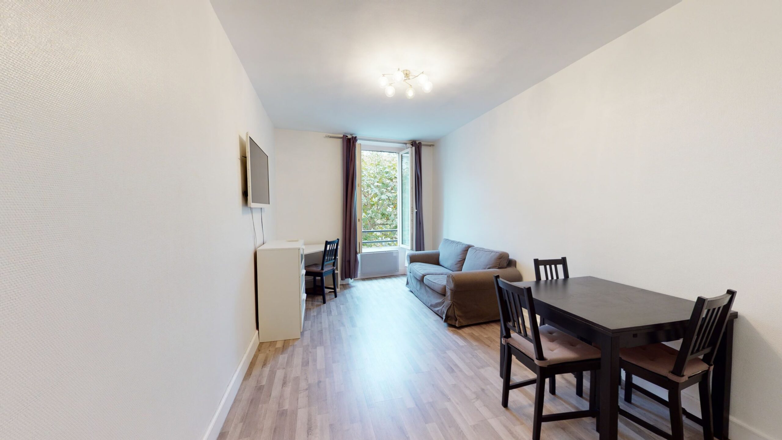 location appartement 94220: 2 pièces 32 m², séjour bien agencé avec coin repas