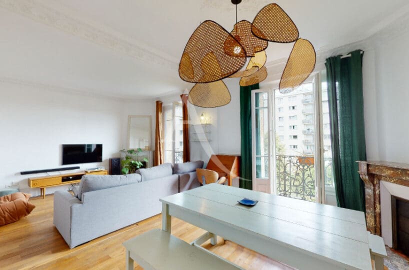 agence de location appartement: 2 pièces meublé 55 m², double séjour avec balcon