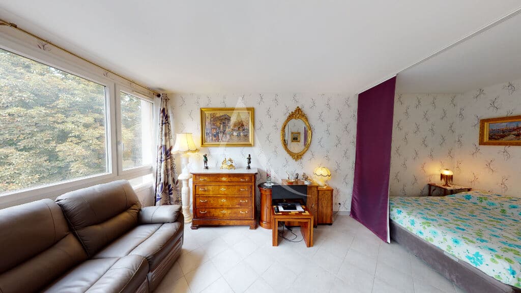 achat appartement maisons alfort: studio 30 m² refait à neuf, séjour avec son coin chambre séparé, proche mairie et commerces