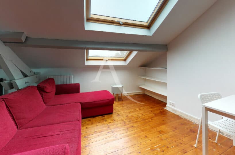 agence immobiliere alfortville: studio 24 m² plein de charme, sous les toits d'une copropriété bien tenue