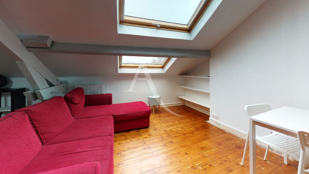 agence immobiliere alfortville: studio 24 m² plein de charme, sous les toits d'une copropriété bien tenue