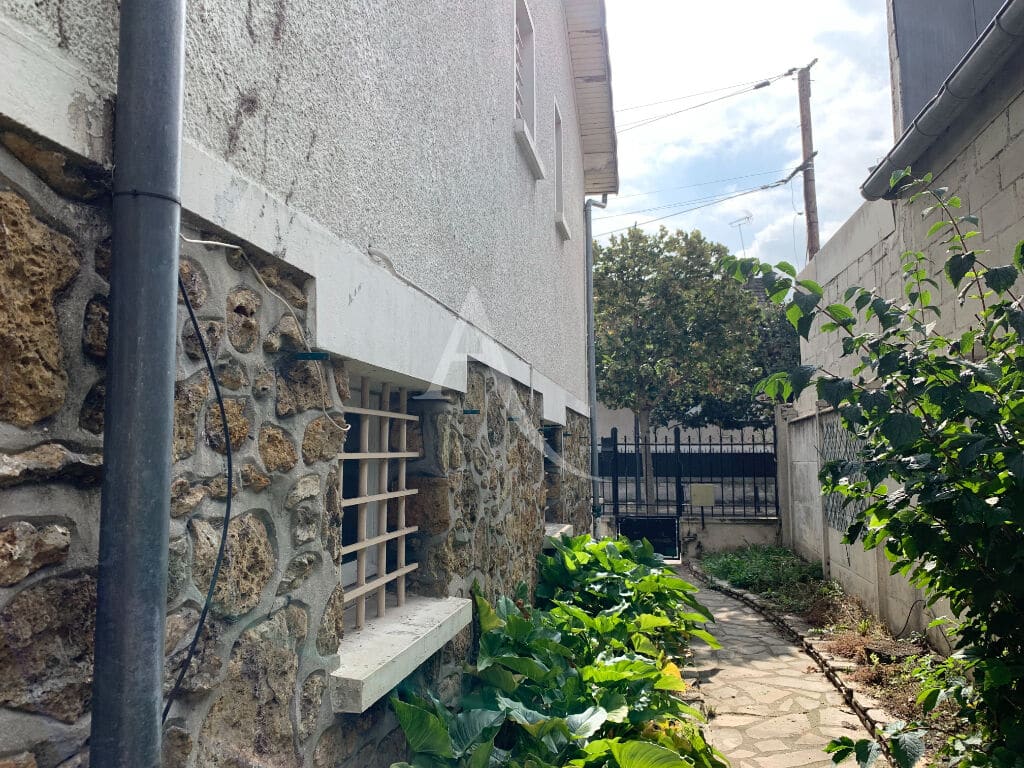 vente maison maisons-alfort: 4 pièces 119 m², avec sous sol total, proche du métro stade / juilliottes