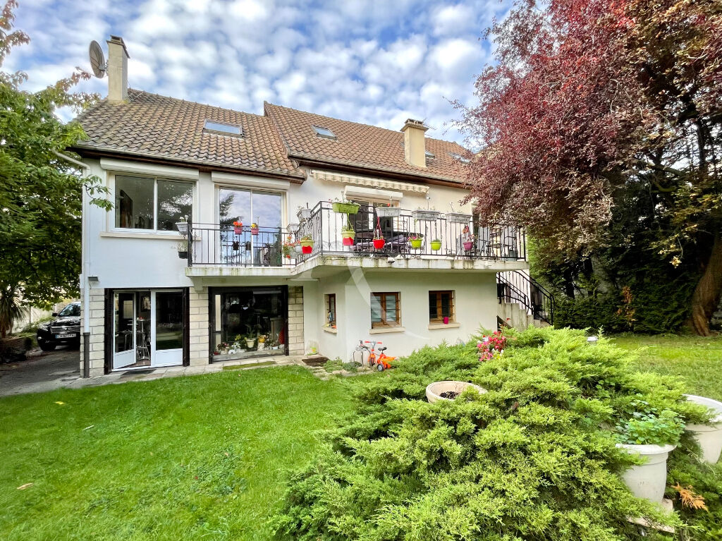 agence immobilière val de marne: maison 10 pièces 270 m², non mitoyenne sur jardin paysagé de 613 m²