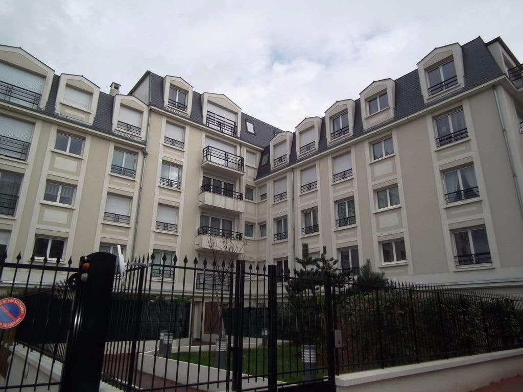 agence immobilière charenton-le-pont: 2 pièces 34 m², dans un très bel immeuble de standing