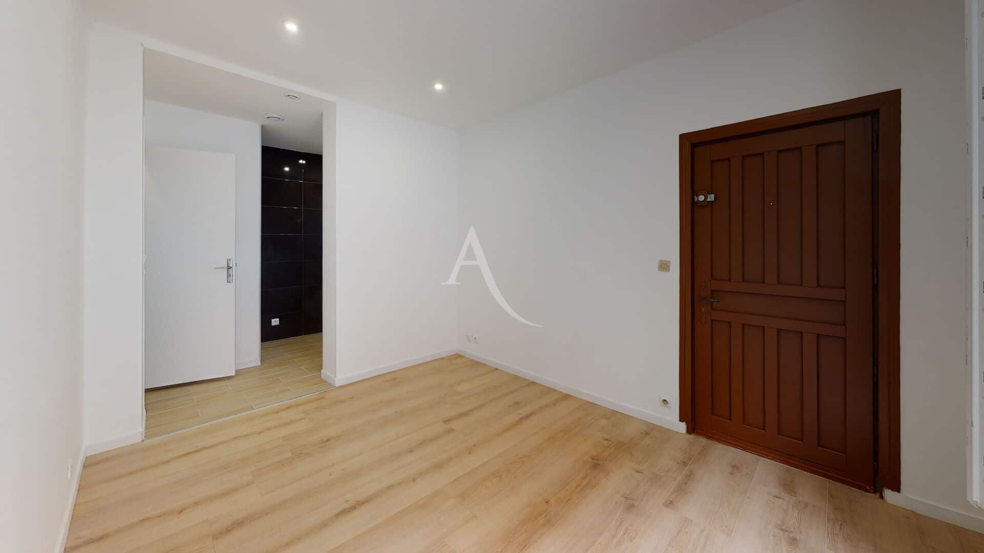 agence immo maisons-alfort: loue 2 pièces 27 m², à 3 mins du métro stade, proche commerces