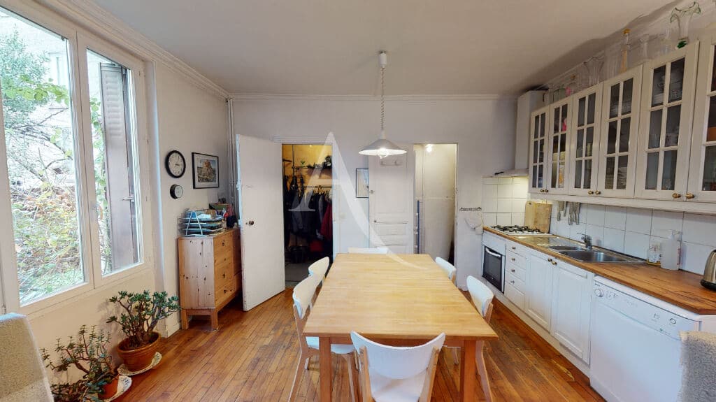 agence immobilière alfortville: 6 pièces 104 m2,  séjour avec cuisine américaine aménagée