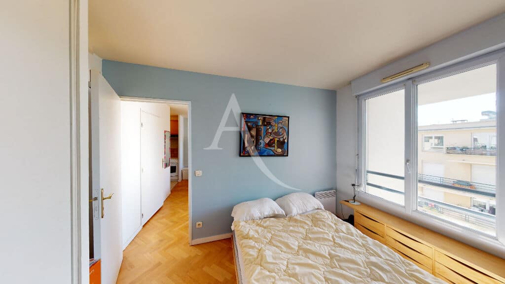 agence immo alfortville: vente appartement 2 pièces 41 m², chambre avec grandes fenêtres