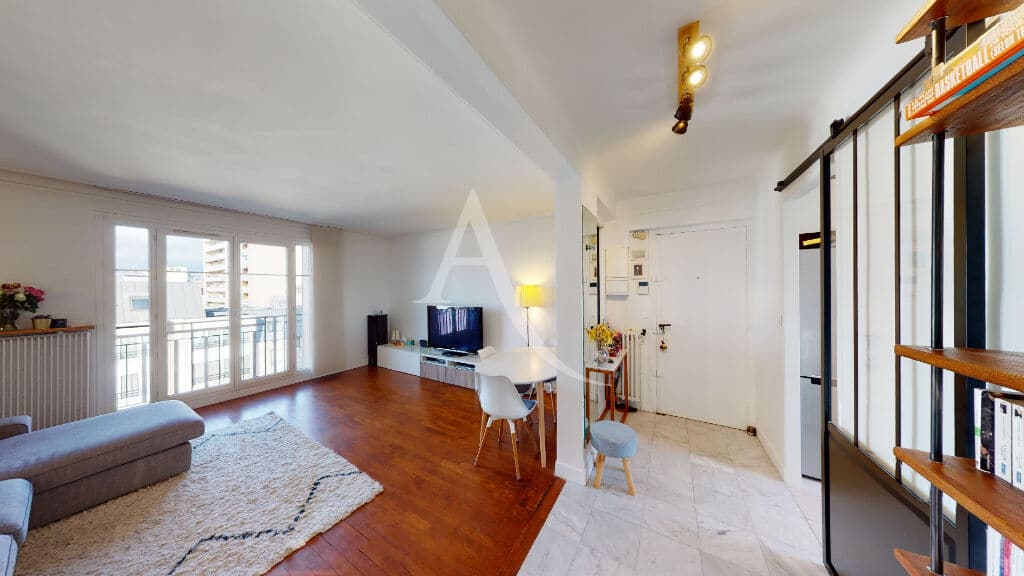 immobilier charenton le pont: 4 pièces 72 m², double exposition, 5e étage avec ascenseur