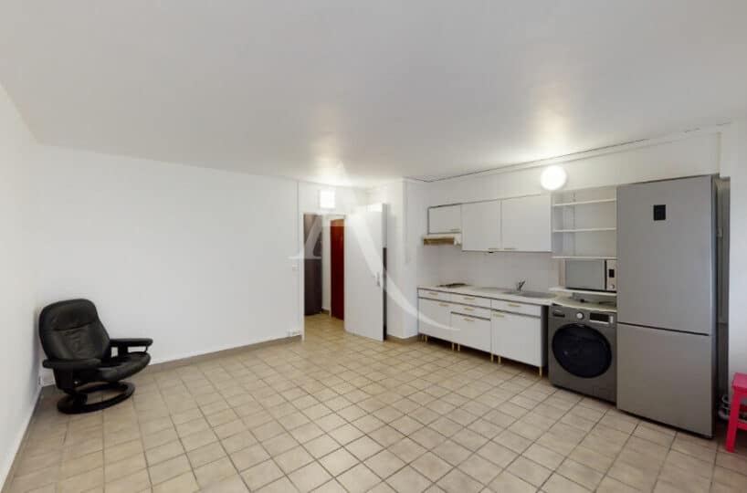 achat studio alfortville: 30 m², dans une copropriété des années 60 récemment ravalée