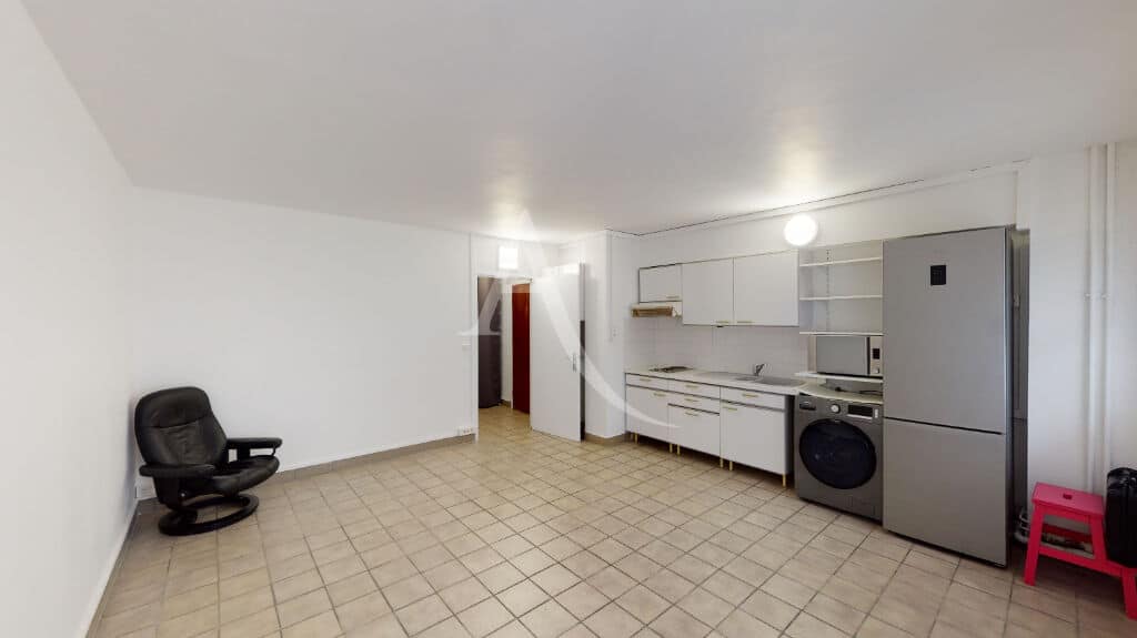 achat studio alfortville: 30 m², dans une copropriété des années 60 récemment ravalée