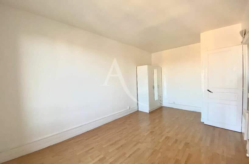 agence immobilière 94: vend studio 29 m², rue calme au 4e étage, vue dégagée